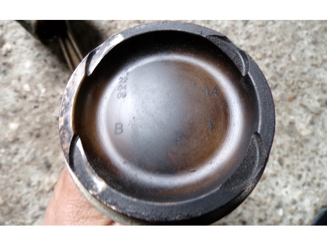 Поршень с шатуном 199A8000 Lancia Delta III