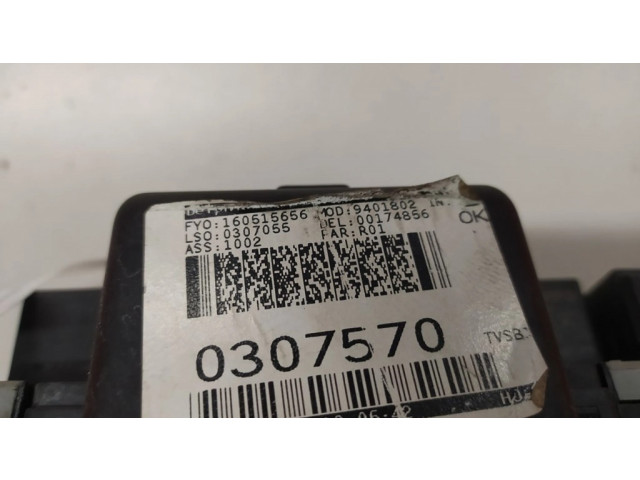 Блок предохранителей 08679899, 02W354   Volvo S60    