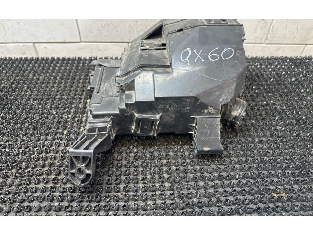   Pojistková skříňka    Infiniti QX60 L50 2014