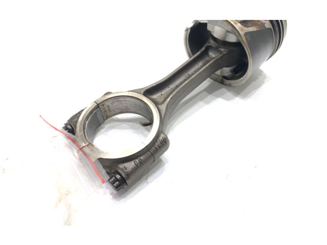 Поршень с шатуном Skoda Octavia Mk2 (1Z)
