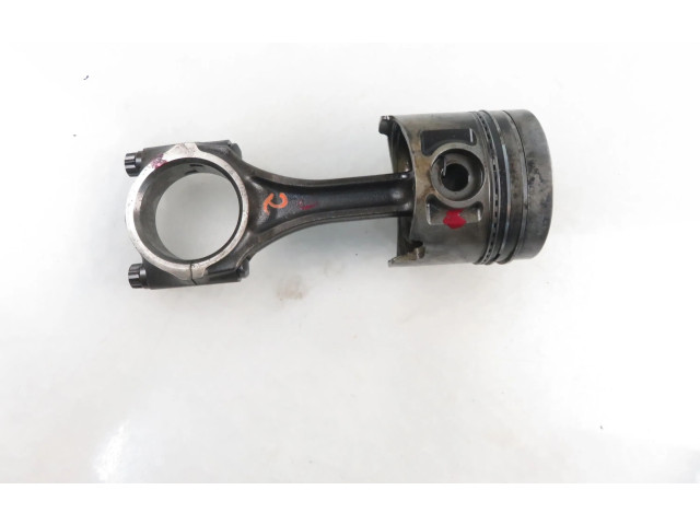 Поршень с шатуном    Nissan Trade