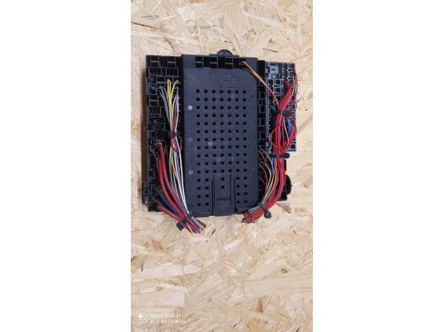 Блок предохранителей 9494343   Volvo S80