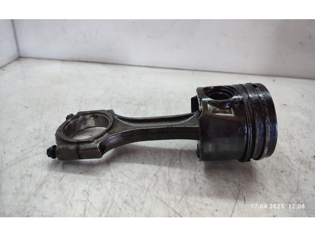  Поршень с шатуном 224DT   Land Rover Freelander 2 - LR2  