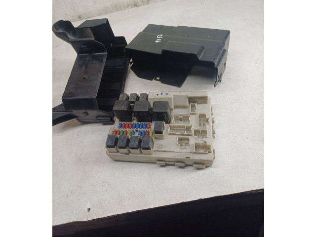 Pojistková skříňka 7154708230, 284B97Y000 Nissan Murano Z50 2006