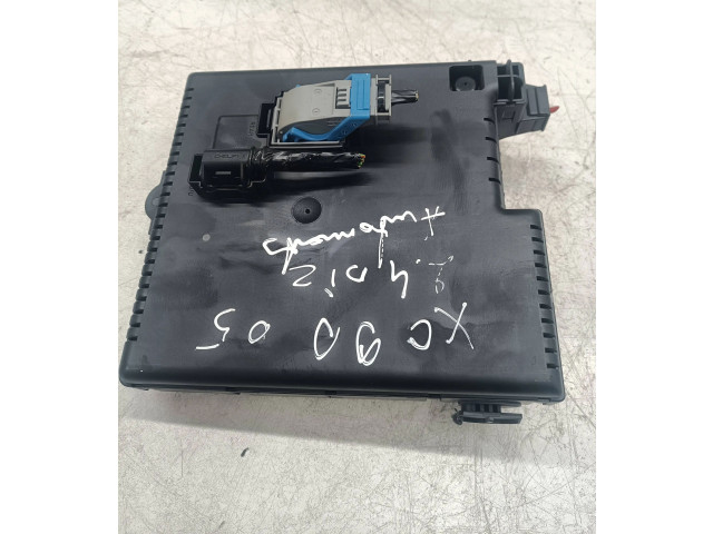 Блок предохранителей  28017881   Volvo XC90    