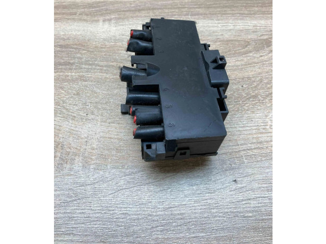 Pojistková skříňka A2035450803 Mercedes-Benz C W203 2000