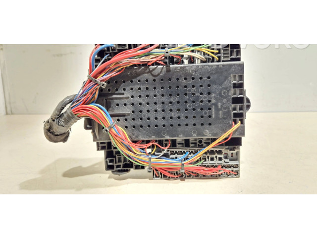 Блок предохранителей  9401802   Volvo V70    