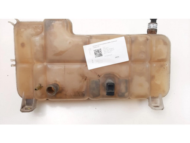 Расширительный бачок охлаждающей жидкости