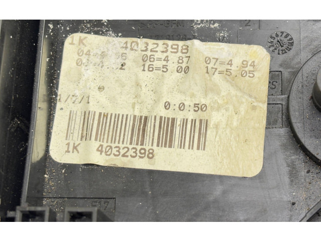 Блок предохранителей 1K0937125A, 1K0937125   Volkswagen Jetta V    