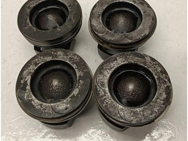  Поршень    Nissan X-Trail T32  