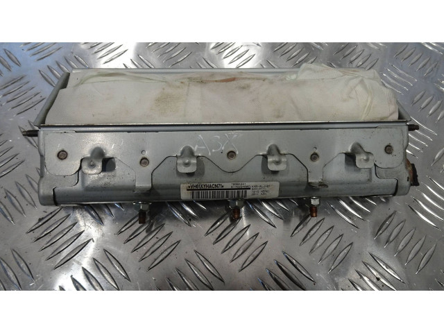 Подушка безопасности для колен 7030A241 Mitsubishi ASX