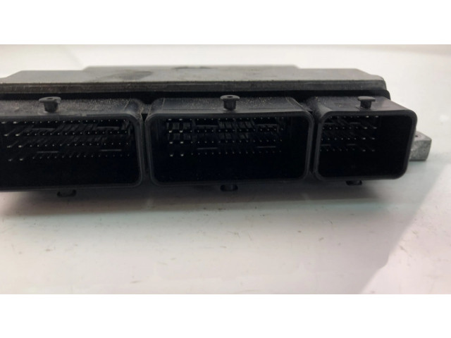 Блок управления двигателя 237109221R   Dacia Sandero