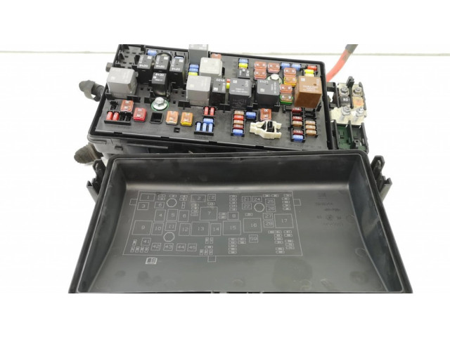 Блок предохранителей 13275884, MJ Opel Insignia A