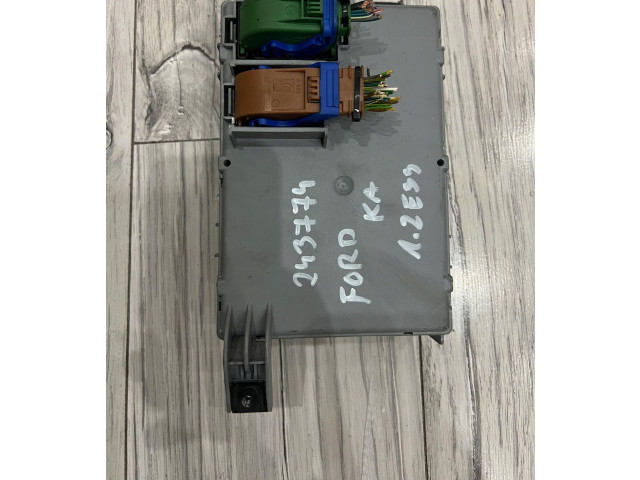 Блок предохранителей  00517935210   Ford Ka    