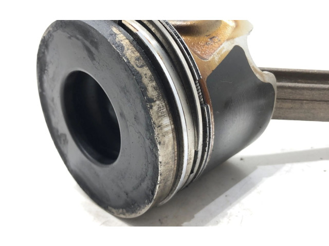 Поршень с шатуном