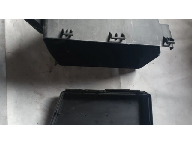 Pojistková skříňka 2305400024, A2305452040 Mercedes-Benz SL R230 2003