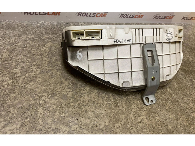 Панель приборов FDGE6VD Mazda 626