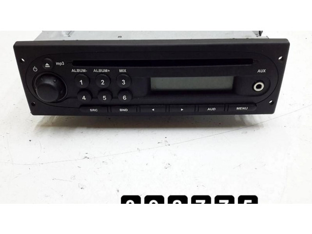 Радио/ проигрыватель CD/DVD / навигация