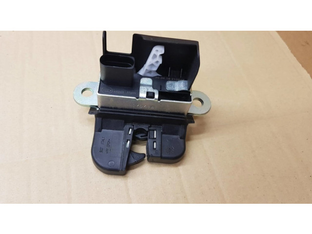 Замок задней крышки