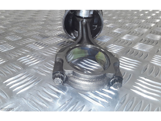 Поршень Mitsubishi Outlander