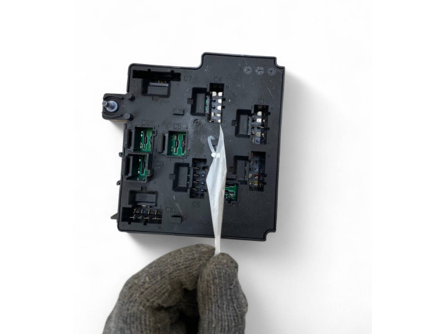 Блок предохранителей 31473770   Volvo XC90    