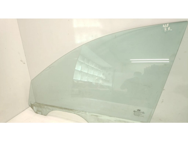 Основное стекло передних дверей (четырехдверного автомобиля)