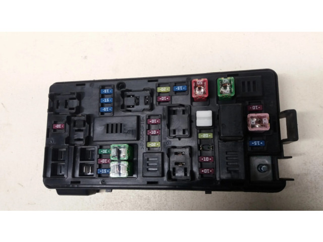 Блок предохранителей 95020933   Chevrolet Spark    