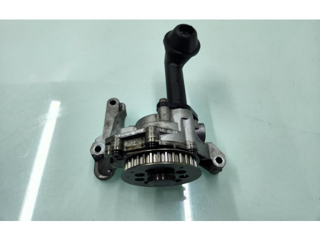 Масляный насос 03L115105B Skoda Rapid (NH)