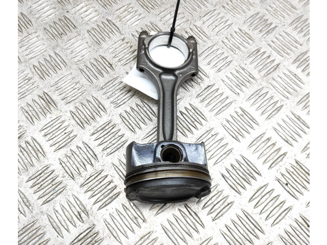 Поршень 32213692, 31401957 Volvo XC40