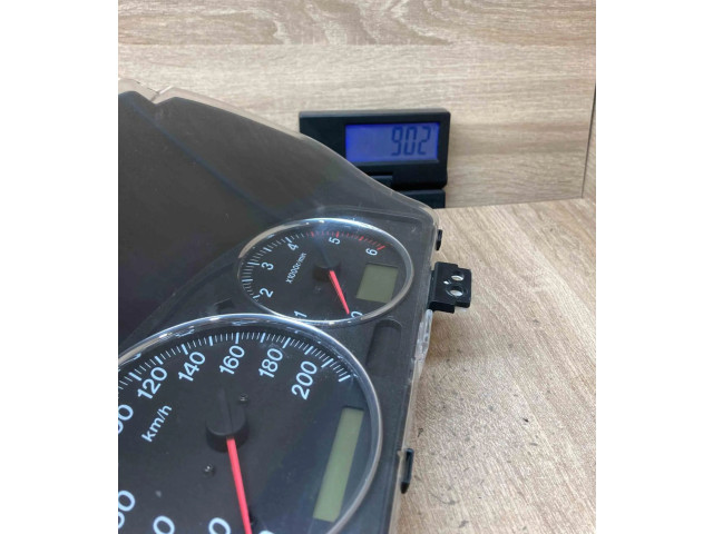 Панель приборов 1575204340, LE5955430 Mazda MPV II LW