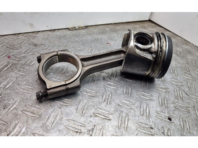 Píst 10653, KV9 Renault Scenic II - Grand scenic II pro naftový motor 2.0