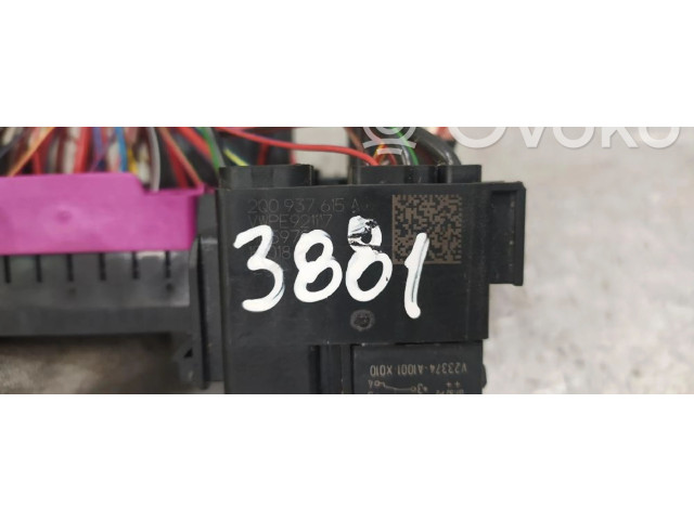 Блок предохранителей Audi A1  2018 -  года 2Q0937615A      