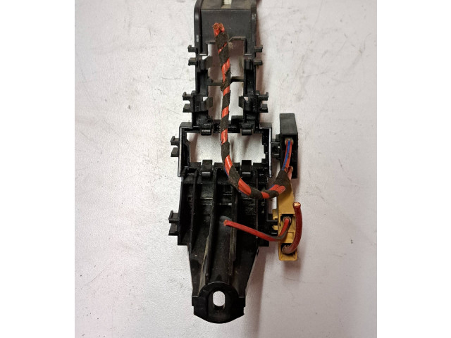 Блок предохранителей  8E0937503   Audi A6 S6 C6 4F    