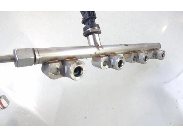 Vstřikovací lišta Suzuki Swift