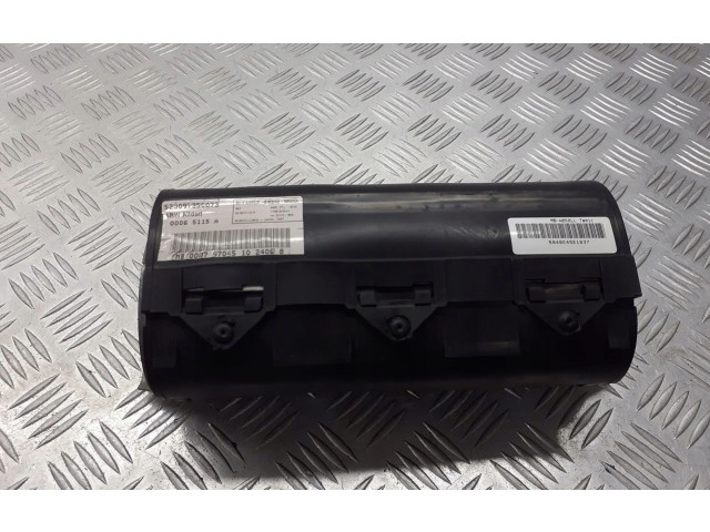 Блок предохранителей  2028600705   Mercedes-Benz C W202    