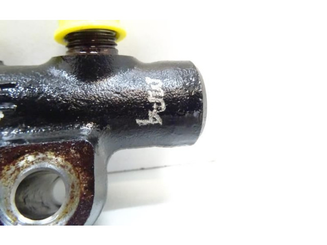 Топливная рампа 1570Q4   Citroen C3   для двигателя DV4C_8HR