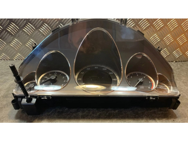 Přístrojová deska  Mercedes-Benz E A207 2010 A2129004704, A2129023502  