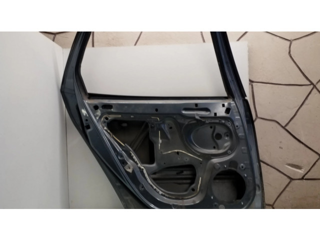 Задняя дверь