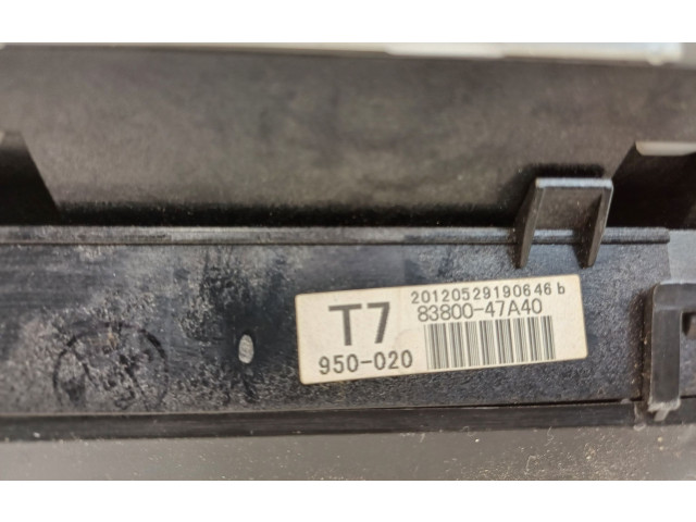 Přístrojová deska  Toyota Prius (XW30) 2013 8380047A40  