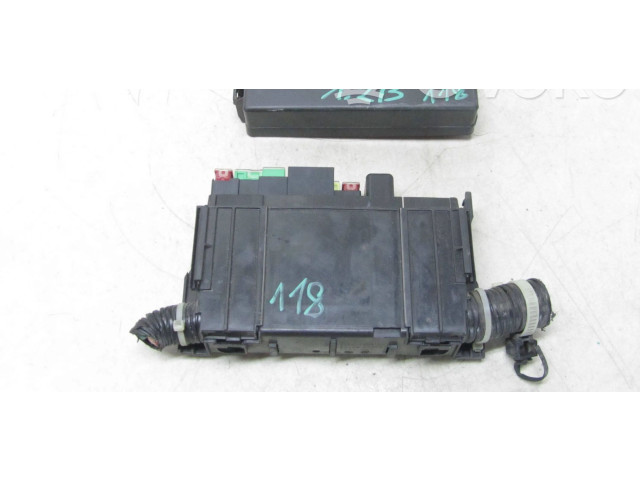   Pojistková skříňka    Nissan Pulsar 2014