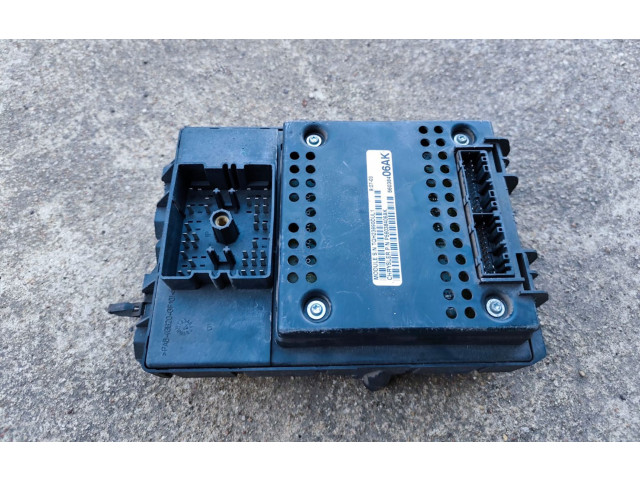 Блок предохранителей 56038406AK   Jeep Grand Cherokee (WJ)    