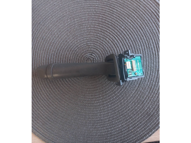 Ручка стеклоочистителей 9452391 Volvo V70