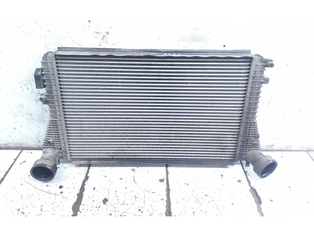 Радиатор интеркулера 1K0145803E Skoda Octavia Mk2 (1Z)