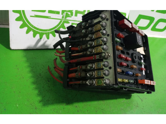 Pojistková skříňka 3C09712490 Volkswagen PASSAT 2006