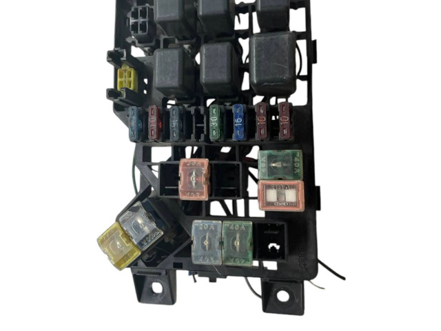 Pojistková skříňka ma6882 Mitsubishi Pajero 2001