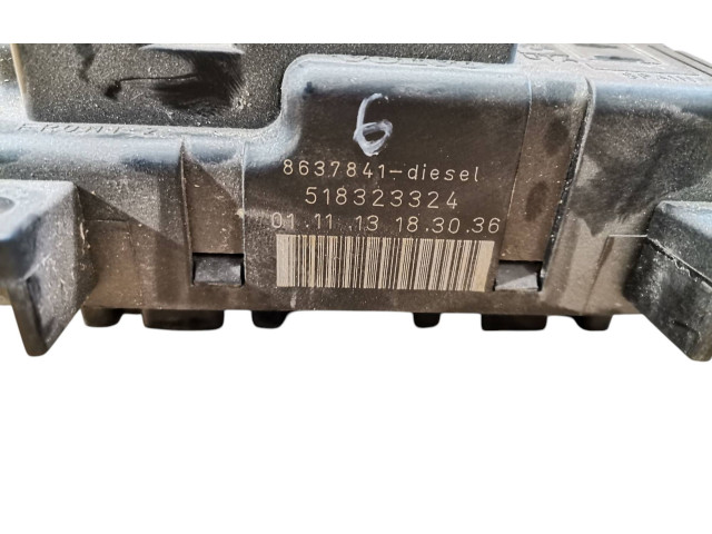 Блок предохранителей 8637841, 518323324 Volvo S60