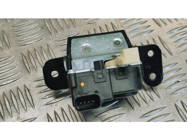 Замок задней крышки