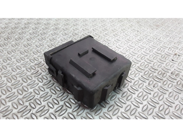 Řídící jednotka MR587673   Mitsubishi Pajero 2003