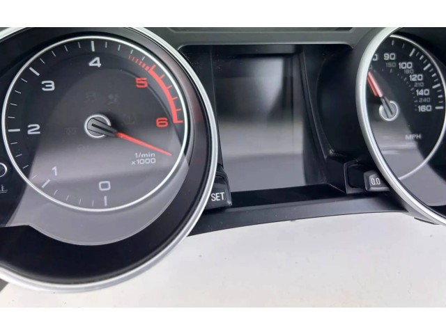 Přístrojová deska Audi A5 2019 8T0920984K