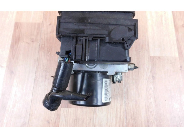 Блок АБС 8V612C405CA Mazda 3 II 2009 - 2013 года